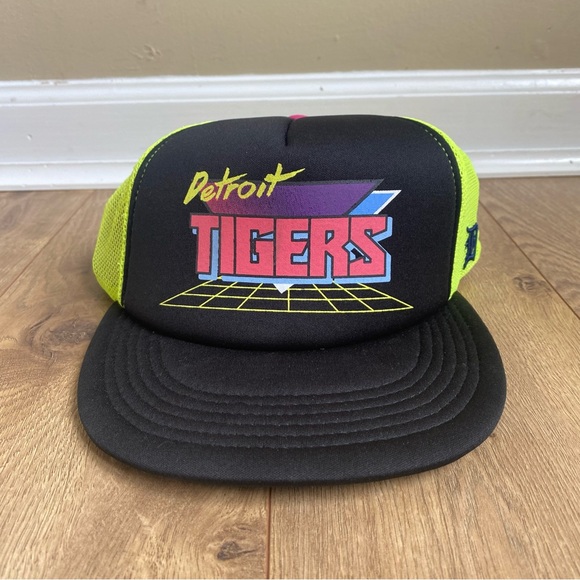 Detroit Tigers 1980’s Trucker Hat SnapBack Baseball Hat Cap - Picture 1 of 5